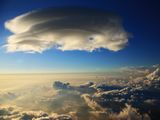 雲海上の雲